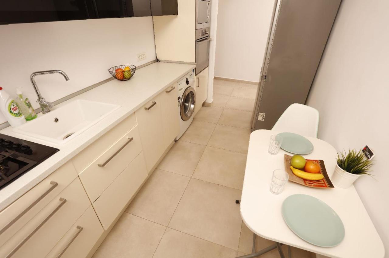 2 Bedroom Apartment With Amazing View In City Center ブカレスト エクステリア 写真